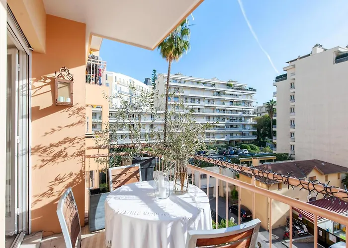 Chez Gabrielle Μεντόν