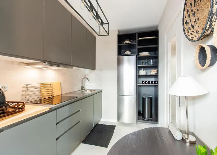 Chez Gabrielle Μεντόν