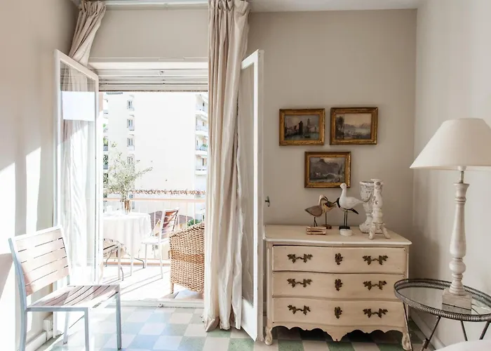 Chez Gabrielle Μεντόν