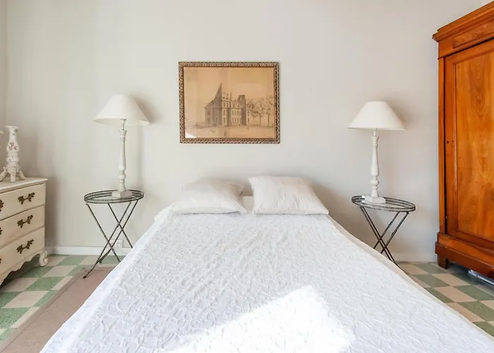 Chez Gabrielle Μεντόν